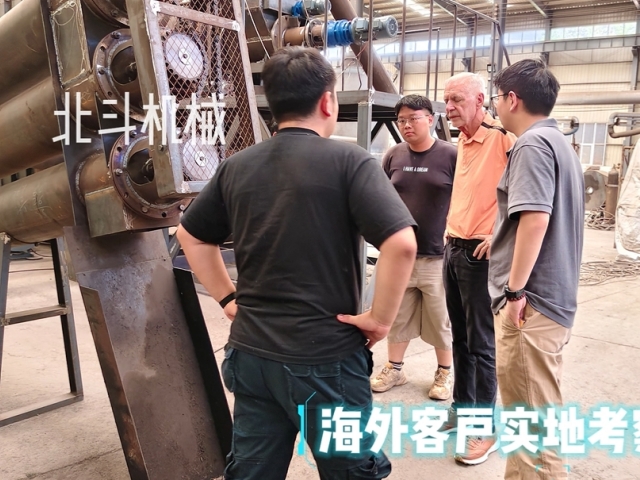 美国采购商考察午夜成人在线观看实拍纪录